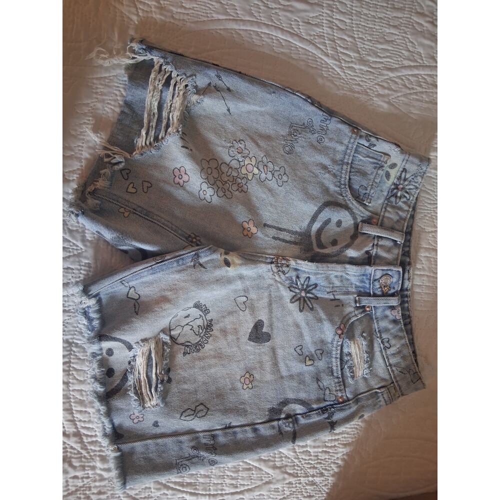Wild Fable Doodle Hippie High Rise Denim Bermuda Shorts. Very loose Size 00